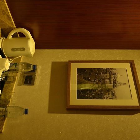Yitel Ningbo Old Bund Hotel Bagian luar foto